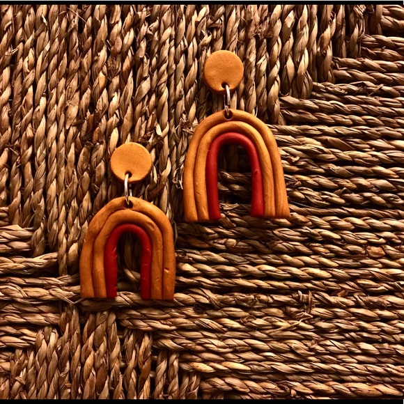 Arch Earrings - Picture 1 of 1